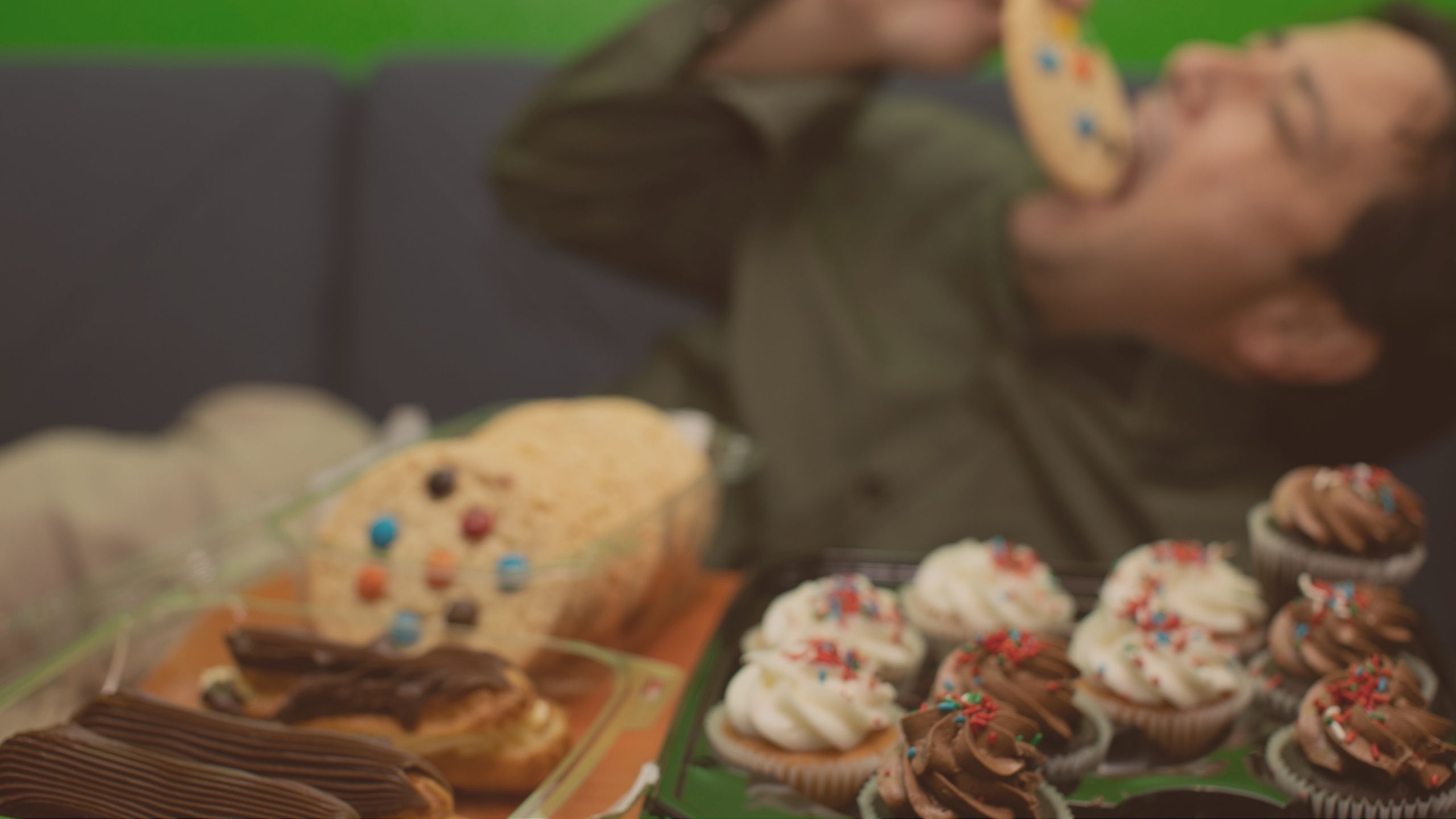 Você está sempre com fome mesmo depois de comer? Entenda os possíveis motivos